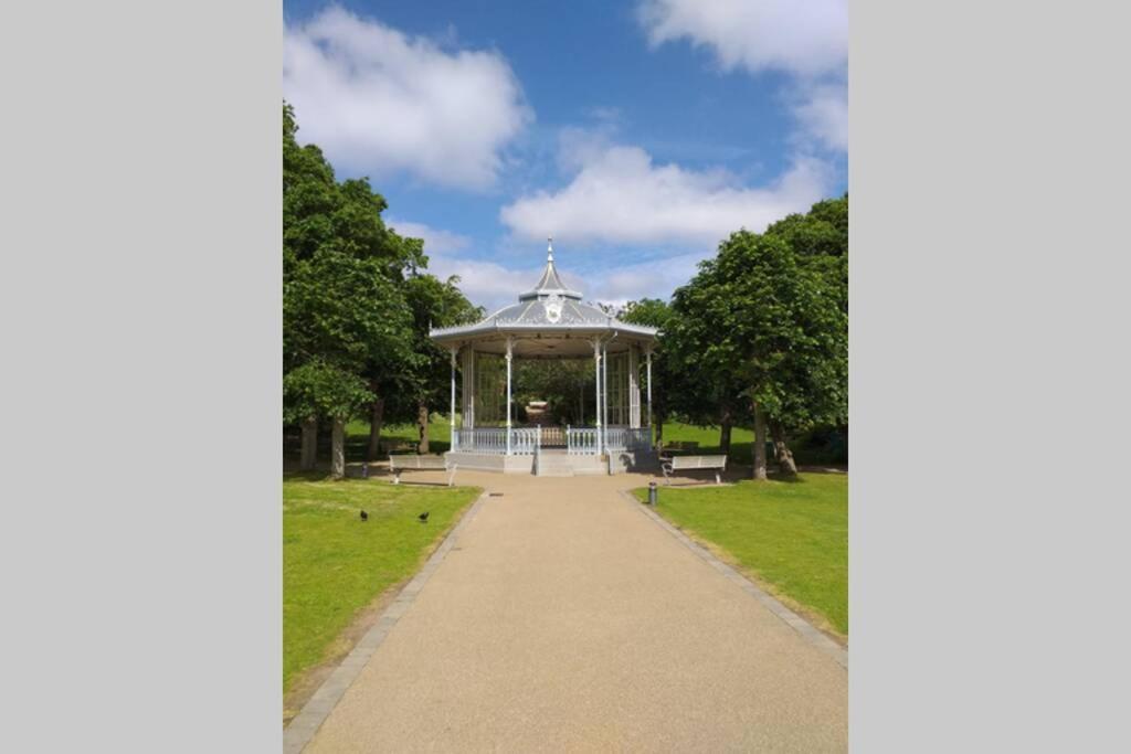 Are You Looking For A Big Piece Of Heaven? Warrenpoint Exteriér fotografie